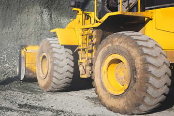 front end loader. under construstion.