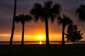 沖縄　アラハビーチの夕焼け 