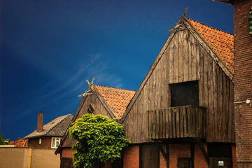 Holzgiebel eines niederländischen Hauses aus dem 19. Jahrhundert