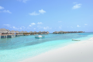 Fototapeta na wymiar sea bungalow at Maldive