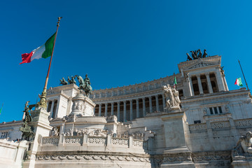 Monumento a Vittorio Emanuele II with italy flags