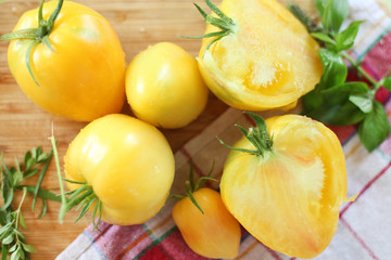 white oxheart heirloom tomatoes