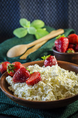 Cottage cheese and strawberries