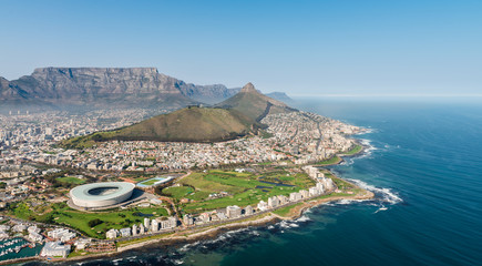 Kaapstad (luchtfoto vanuit een helikopter) met het stadion in de focus