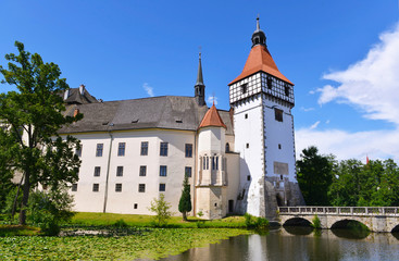 Fototapeta na wymiar Blatna water castle, Czech republic, Europe. 