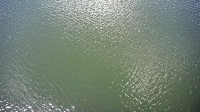wassertextur von oben, leichte brise, 