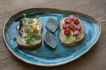 Breakfast toasts