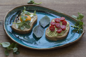 Breakfast toasts