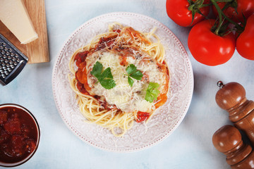 Parmesan chicken with spaghetti pasta