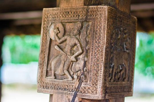Splendid Ancient Woodcarvings At Embekka Temple In Kandy. The Temple Was Built By The King Vikramabahu 03 Of Gampola Era On AD 1357 - 1374