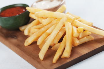French fries with ketchup an mayonnaise
