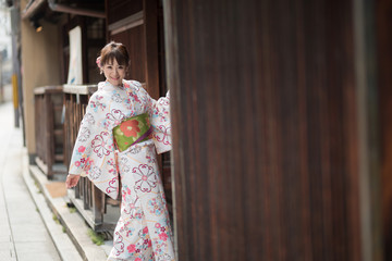 Fototapeta premium 着物の女性・京都