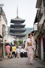 Fototapeta na wymiar 着物の女性・京都