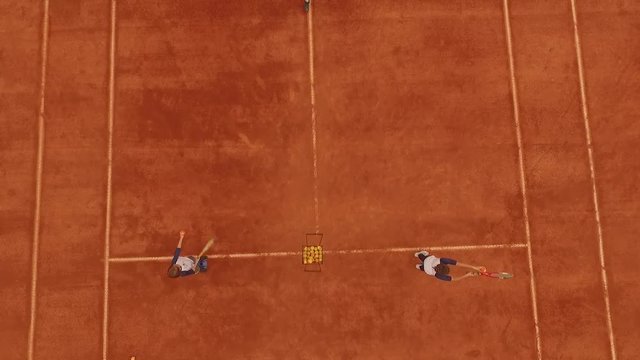 Treino indoor de T&ecirc;nis