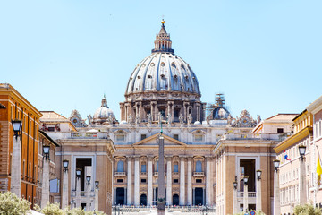 View to Basilica di San Pietro, Vatican city - obrazy, fototapety, plakaty