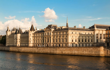 Fototapeta na wymiar The Conciergerie castle , Paris, France.
