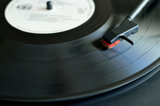 vinyl disc spinning