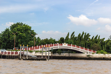 Obraz premium チャオプラヤー川・クルージング風景・観光