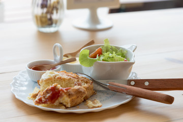 Scones with cheddar and bacon with Vegetable Salad