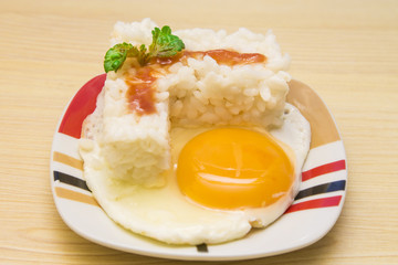 Eggs with rice and tomato