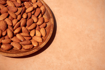 there are many almonds.