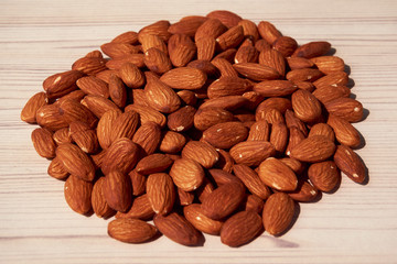 there are many almonds.