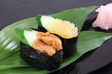 ウニ　数の子　寿司　軍艦巻き © hungryworks