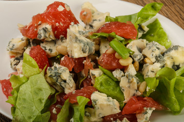 Grapefruit and blue cheese salad