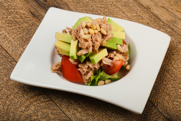 Tuna and avocado salad
