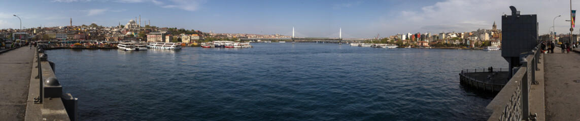 Fototapeta na wymiar Panorama of Golden Horn Bay from Galata Bridge