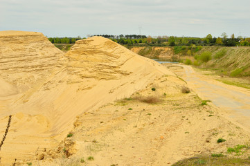 Fototapeta na wymiar Kopalnia piasku i żwiru