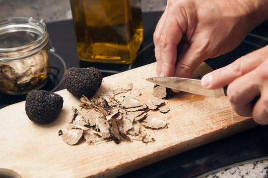 Cutting truffles