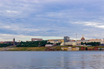Naklejka premium city on the pond