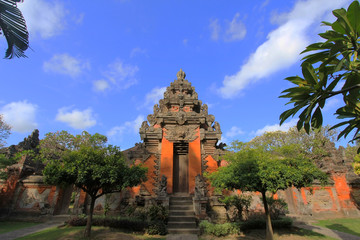 Bali museum art and history.