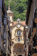 Obraz premium entrance facade detail of the basilica of saint mary of coro, san sebastian