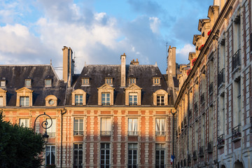 Place des Vosges, Paris © Suzanne Plumette