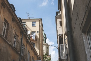 Fototapeta na wymiar laundry hanging in poor part of the city