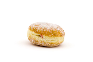 berliner pfannkuchen auf einem weissen hintergrund..