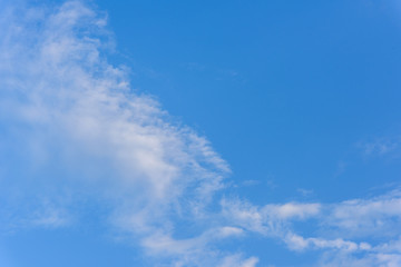 Obraz premium Beautiful cirrus clouds against the blue sky