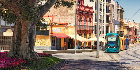 Tenerife, Sta. Cruz, Calle Imeldo Seris, Tram