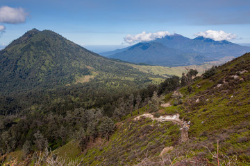 Fototapeta na wymiar Vulkan auf Java - Ijen - Indonesien
