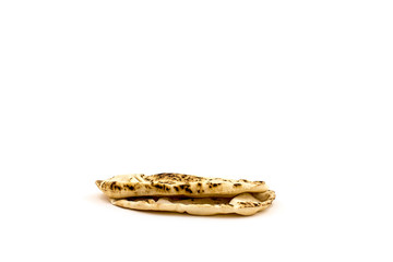 arabisches brot auf einem weissen hintergrund