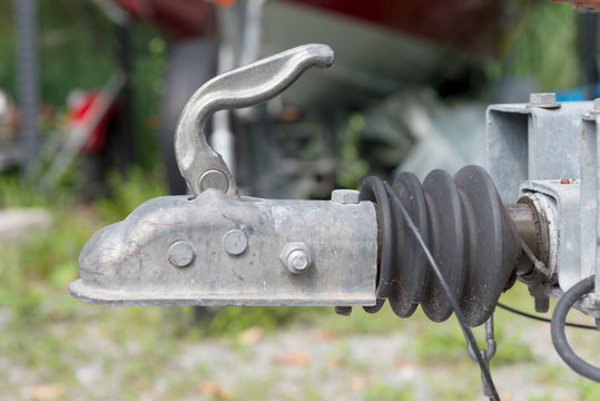 close-up trailer hook for boats or cars