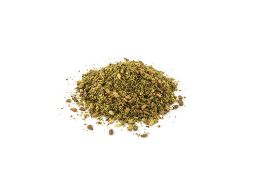 zatar gew&uuml;rzmischung auf einem weissen hintergrund