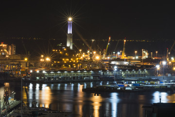 Fototapeta na wymiar Il porto di Genova di Notte