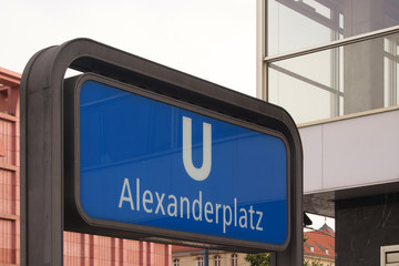 Obraz premium U-Bahnstation Alexanderplatz Berlin