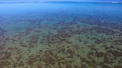 vue aérienne d'un lagon en polynésie tahiti