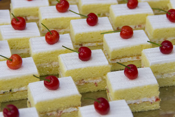 Cakes placed on the tray