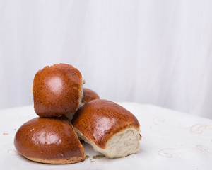 Rolls on the table