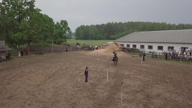 Историческая постановка /  Историческая постановка с лошадьми и соревнование с саблями
